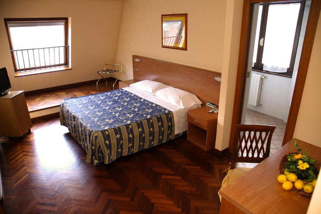 סורה Hotel Del Sole חדר תמונה