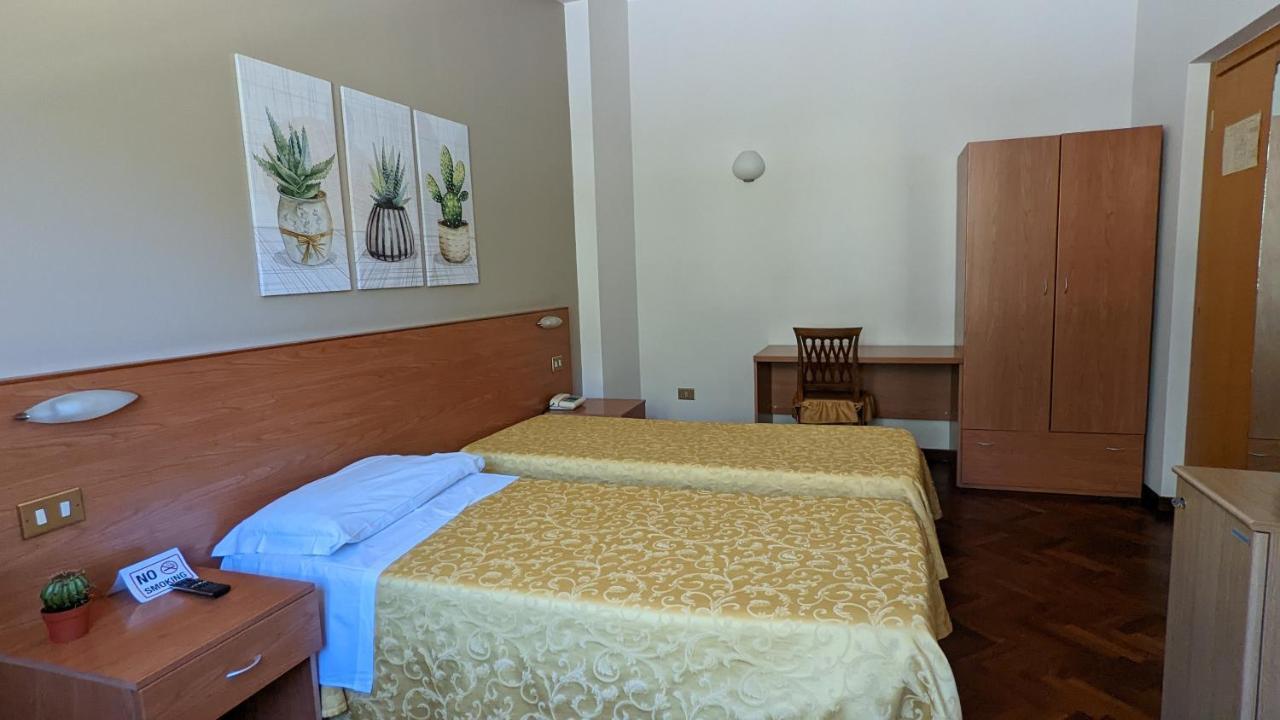 סורה Hotel Del Sole מראה חיצוני תמונה