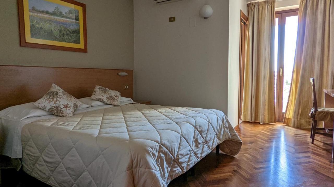 סורה Hotel Del Sole מראה חיצוני תמונה